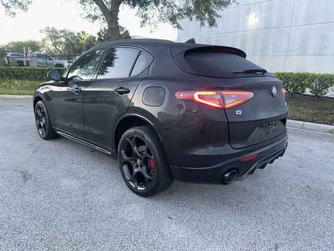 Used 2024 Alfa Romeo Stelvio Veloce image 3