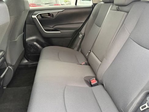 Used 2021 Toyota RAV4 LE FWD image 24