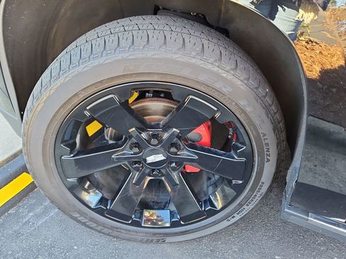 Used 2020 Cadillac Escalade Premium Luxury image 40