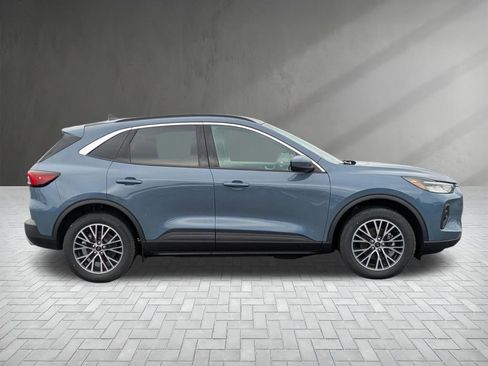 New 2024 Ford Escape SE FWD image 10