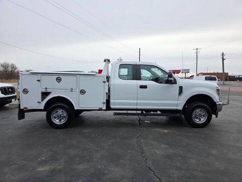 Used 2018 Ford F250 XL w/ Power Equipment Group image 6