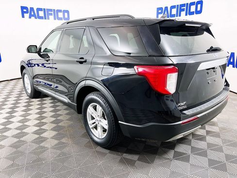 Certified 2022 Ford Explorer XLT w/ Equipment Group 202A AWD/4WD image 5