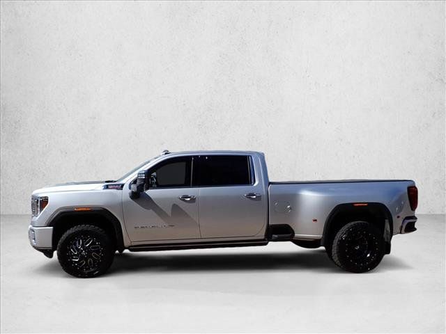Used 2022 GMC Sierra 3500 Denali w/ Denali Ultimate Package AWD/4WD image 2