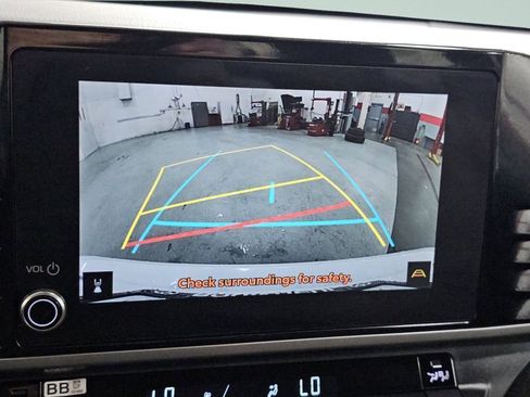 Used 2025 Toyota Camry LE FWD image 8