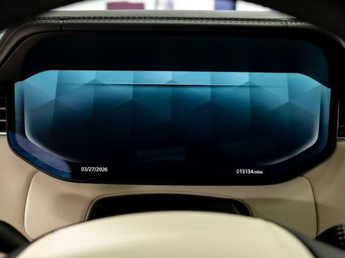 Used 2025 Land Rover Range Rover SE image 17