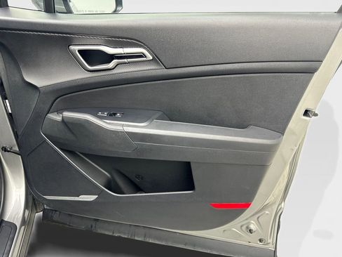 Used 2025 Kia Sportage LX FWD image 48