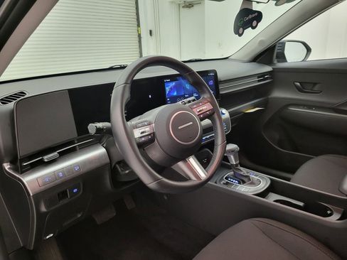 Used 2025 Hyundai Kona SEL image 24