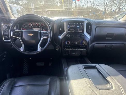Used 2020 Chevrolet Silverado 1500 LTZ w/ LTZ Premium Package image 17