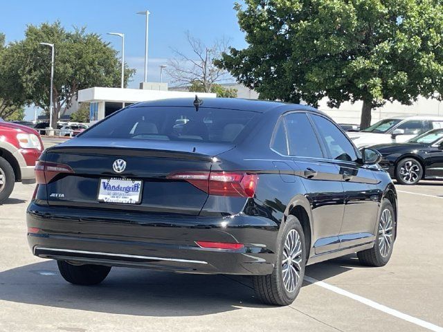 Used 2021 Volkswagen Jetta SE FWD image 4