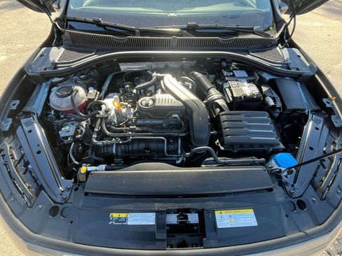 Used 2025 Volkswagen Jetta SE image 27