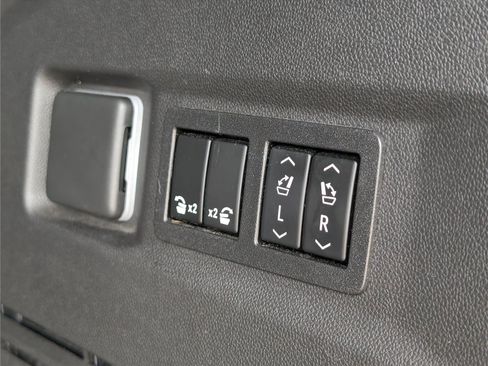 Used 2022 GMC Yukon SLT w/ SLT Premium Package RWD image 37