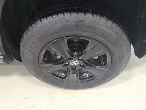 Certified 2023 Toyota RAV4 LE AWD/4WD image 37