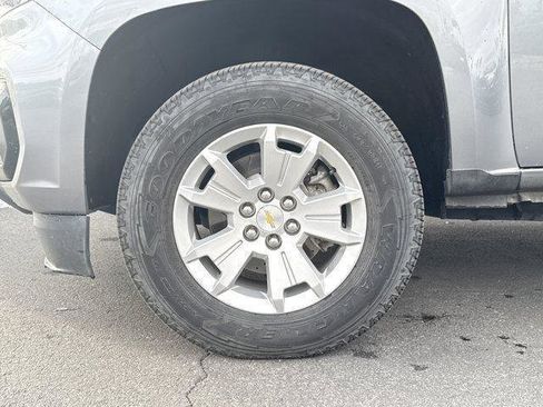 Used 2022 Chevrolet Colorado LT w/ Luxury Package image 2