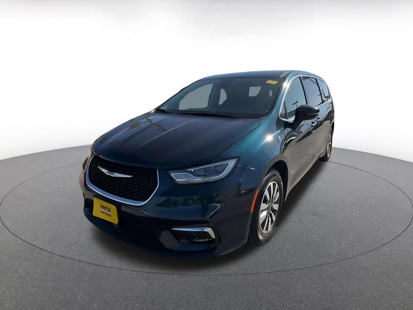 Used 2023 Chrysler Pacifica Touring-L FWD image 6