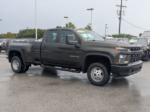 Used 2022 Chevrolet Silverado 3500 W/T AWD/4WD image 2