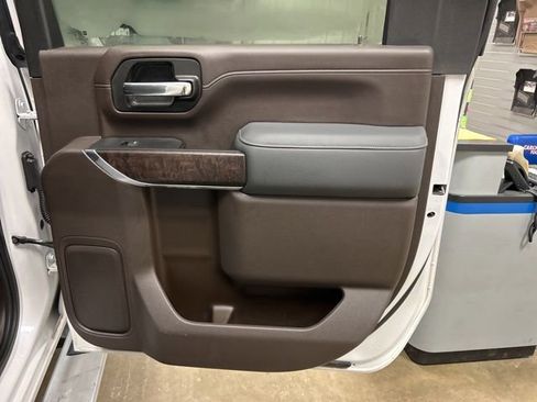 Used 2020 GMC Sierra 3500 Denali w/ Denali Ultimate Package image 27