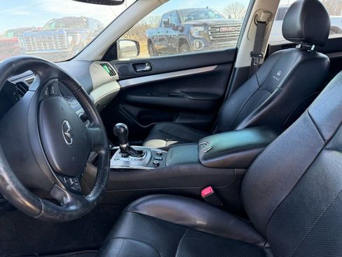 Used 2013 INFINITI G37 x w/ Premium Pkg image 6