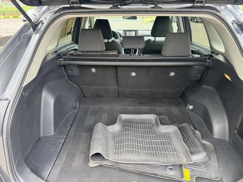 Used 2021 Toyota RAV4 XLE AWD/4WD image 24