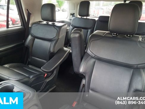 Used 2025 Ford Expedition Platinum AWD/4WD image 17
