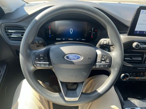 Used 2025 Ford Escape Active AWD/4WD image 14