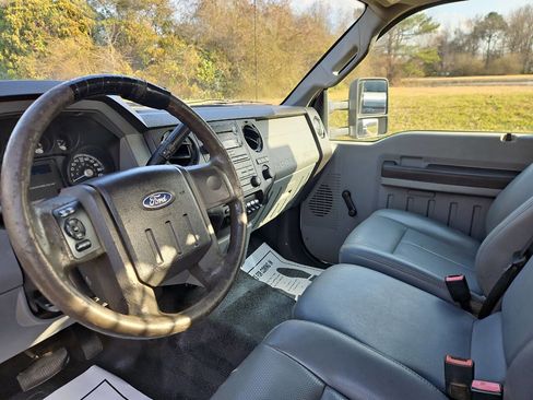 Used 2011 Ford F450 XL w/ XL Value Pkg image 15