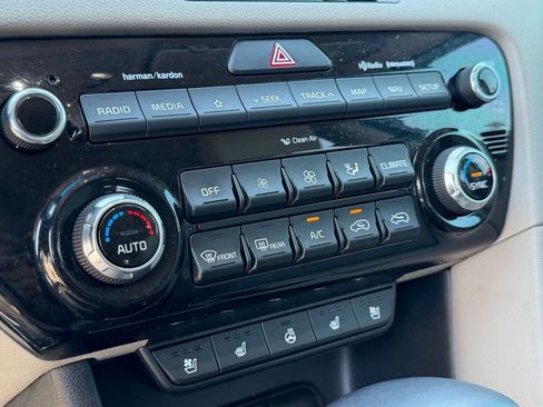Used 2021 Kia Sportage EX w/ EX Technology Package FWD image 20