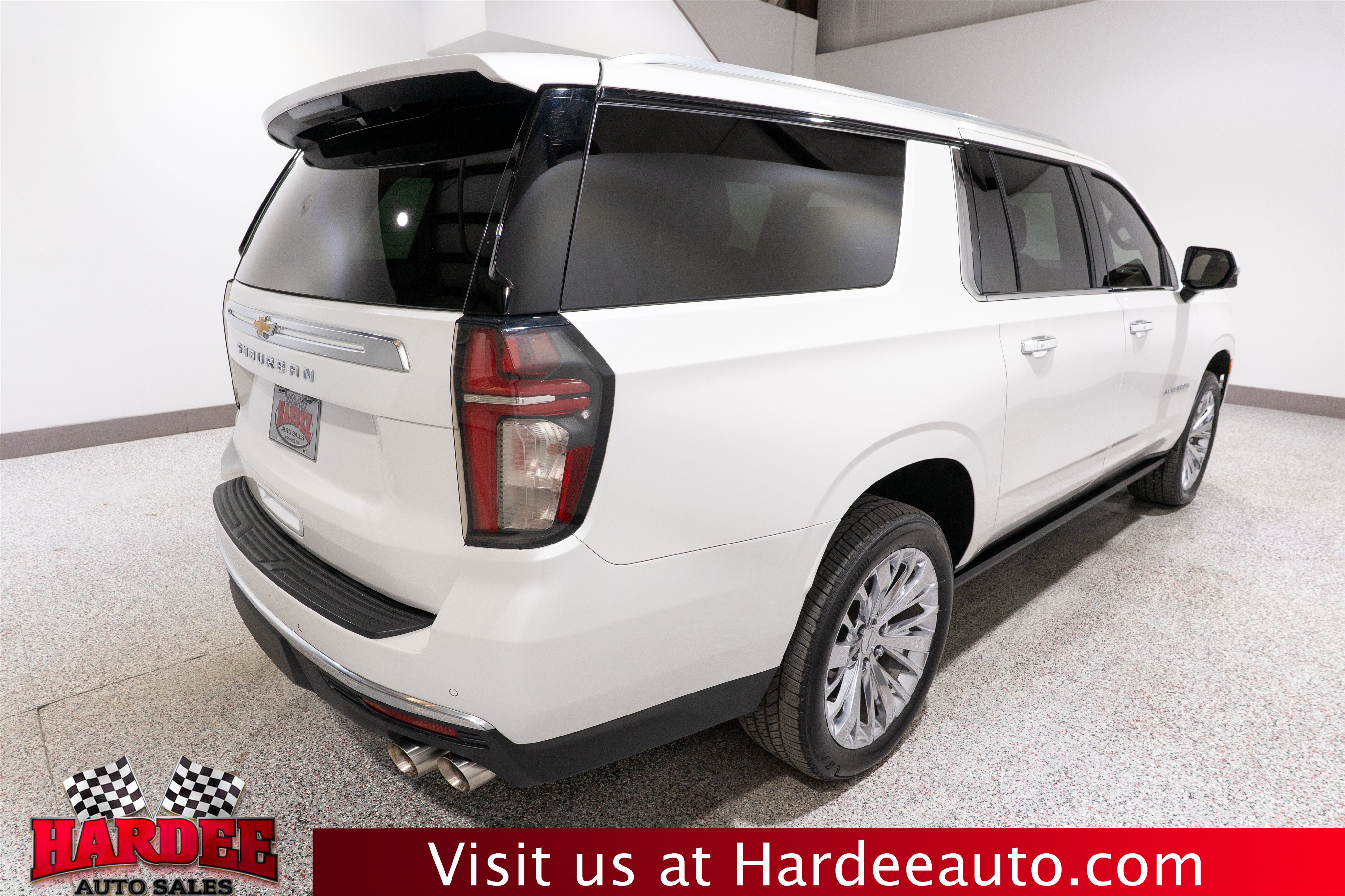 Used 2021 Chevrolet Suburban High Country w/ Premium Package AWD/4WD image 5
