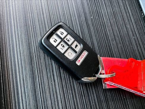 Used 2019 Honda Odyssey Elite image 34