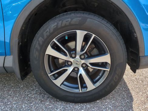 Used 2018 Toyota RAV4 XLE w/ Plus Extra Value Package AWD/4WD image 11