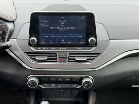 Used 2023 Nissan Altima 2.5 SR image 16