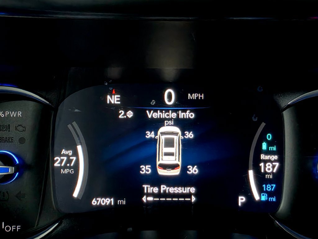 Used 2023 Chrysler Pacifica Limited FWD image 35