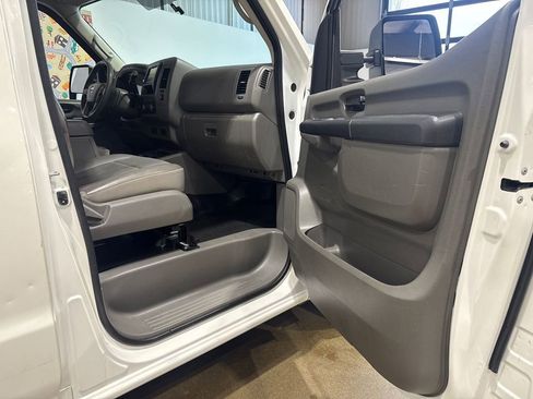 Used 2020 Nissan NV 2500 SV RWD image 57