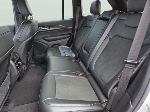 New 2025 Jeep Grand Cherokee Altitude image 51