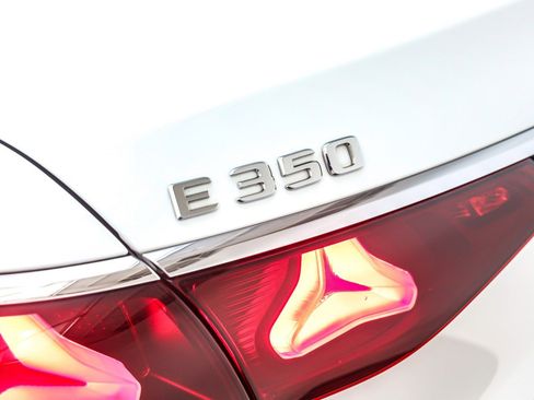 Certified 2024 Mercedes-Benz E 350 4MATIC Sedan image 11