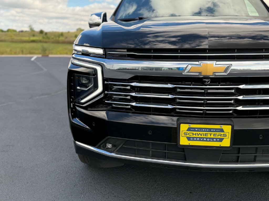 Used 2025 Chevrolet Tahoe Premier AWD/4WD image 4