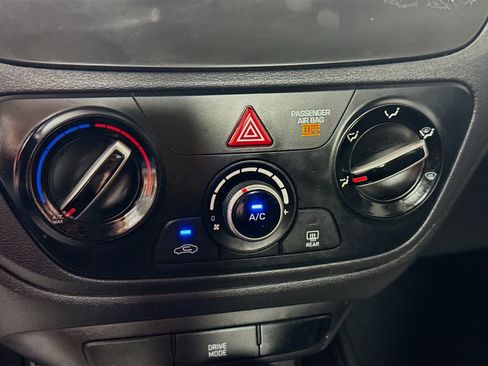 Used 2020 Hyundai Accent SE FWD image 17