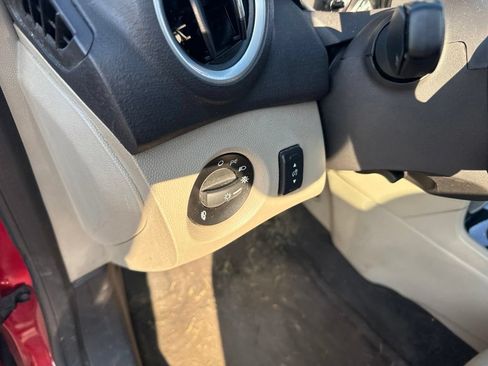 Used 2016 Ford Fiesta Titanium FWD image 14
