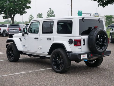 Used 2024 Jeep Wrangler Unlimited Sahara AWD/4WD image 7