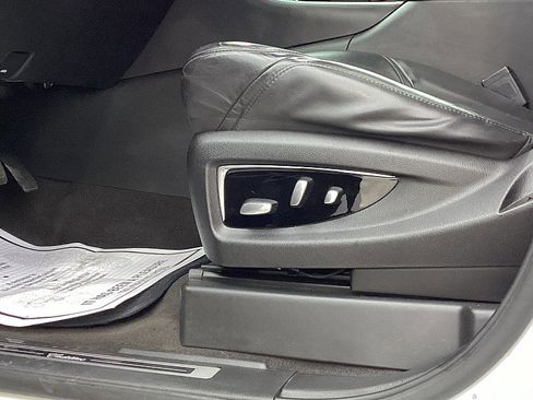 Used 2020 Cadillac Escalade Luxury image 10