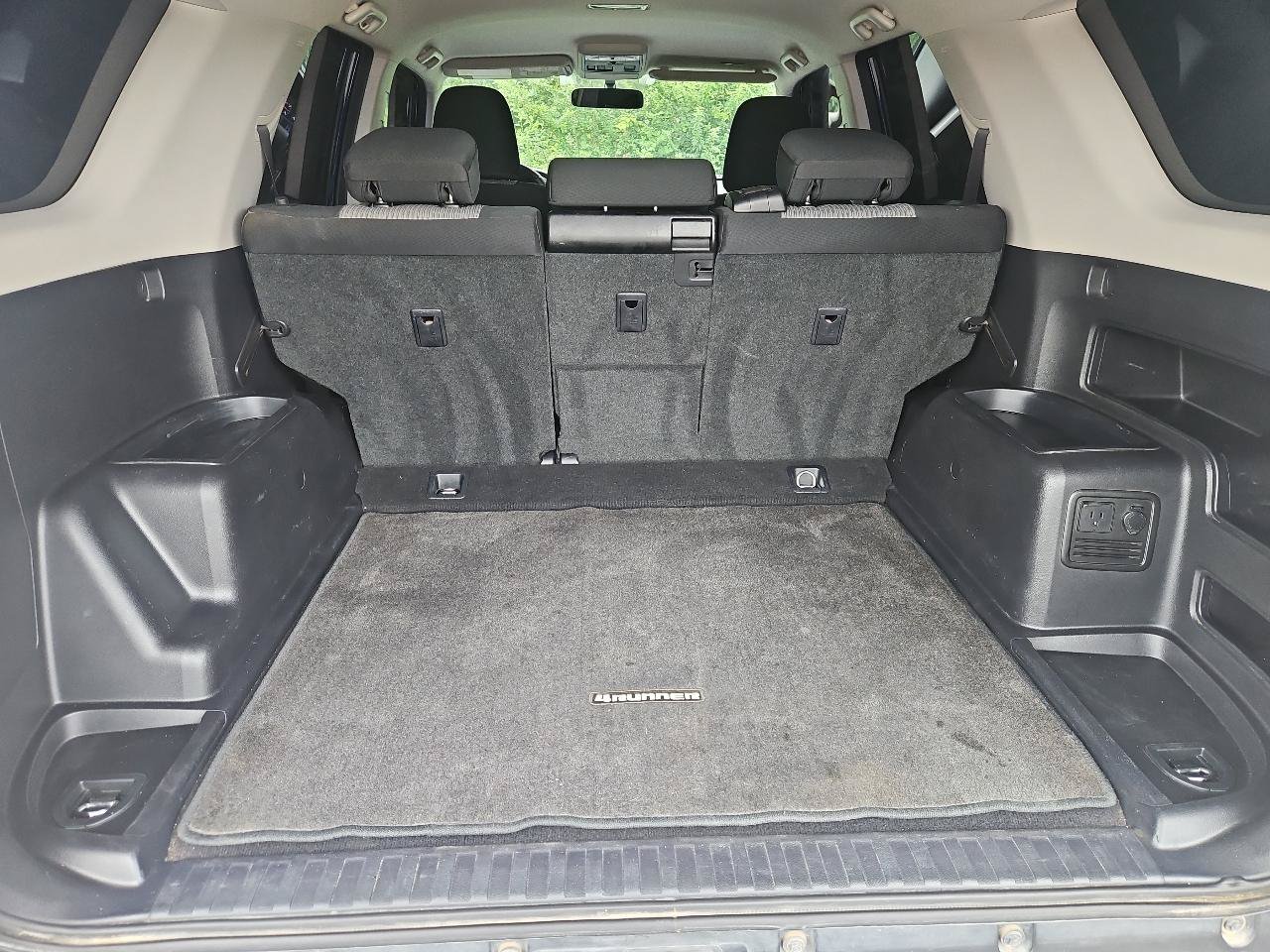 Used 2014 Toyota 4Runner SR5 AWD/4WD image 30