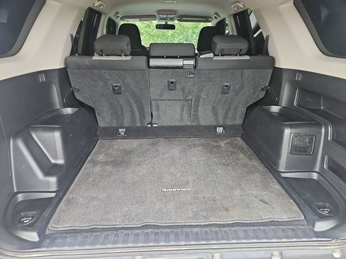 Used 2014 Toyota 4Runner SR5 AWD/4WD image 30