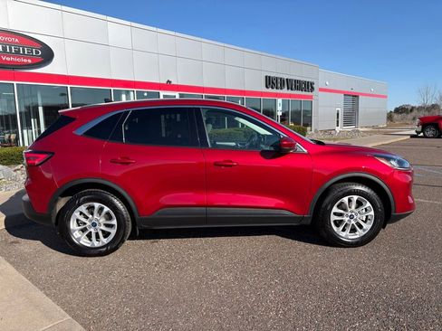 Used 2021 Ford Escape SE w/ Convenience Package image 2