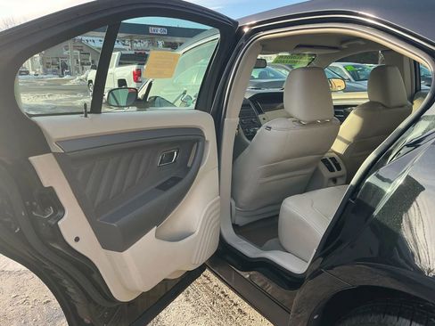 Used 2010 Ford Taurus SEL image 11