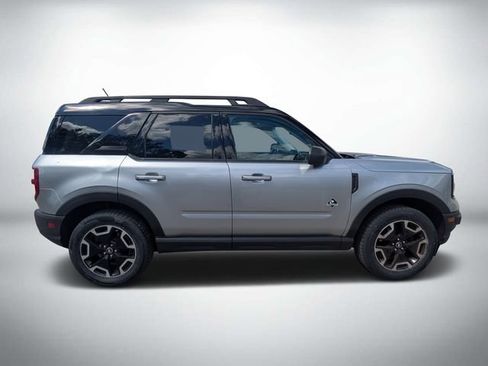 Used 2022 Ford Bronco Sport Outer Banks w/ Tech Package AWD/4WD image 2