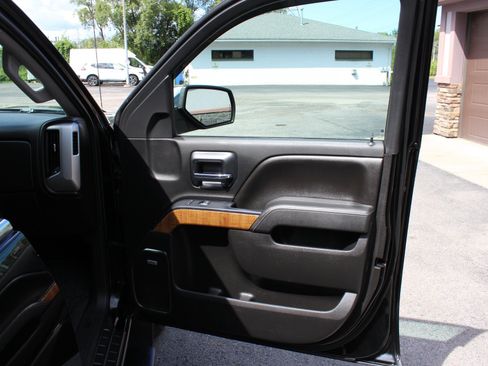 Used 2014 GMC Sierra 1500 SLT w/ Suspension Package, Off-Road AWD/4WD image 32