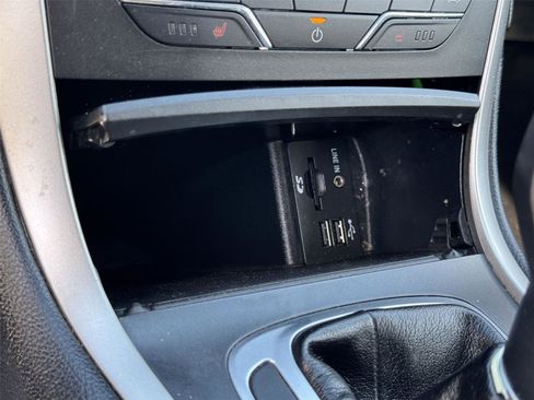 Used 2015 Ford Edge SEL w/ Equipment Group 201A FWD image 33