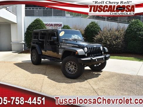 Used 2018 Jeep Wrangler Unlimited Rubicon w/ Connectivity Group AWD/4WD image 1