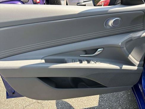 Used 2025 Hyundai Elantra SEL FWD image 16