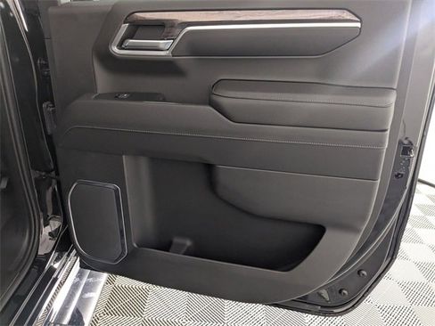 Certified 2022 Chevrolet Silverado 1500 LTZ w/ Technology Package image 32