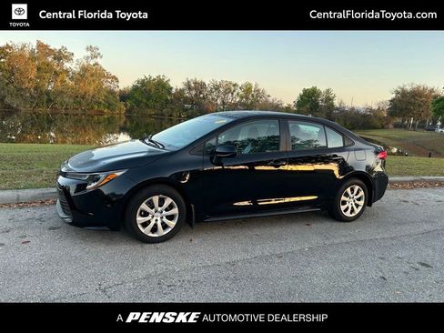 Used 2025 Toyota Corolla LE image 1